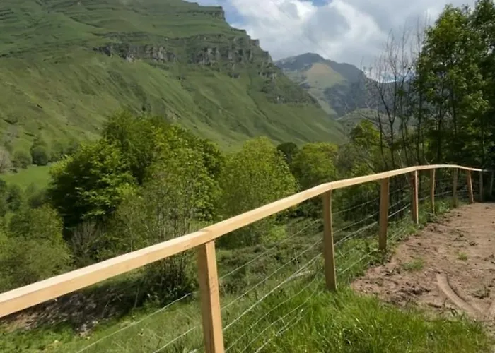 Chalet Pasiega Lo Bartulo La Concha (San Roque de Riomiera)